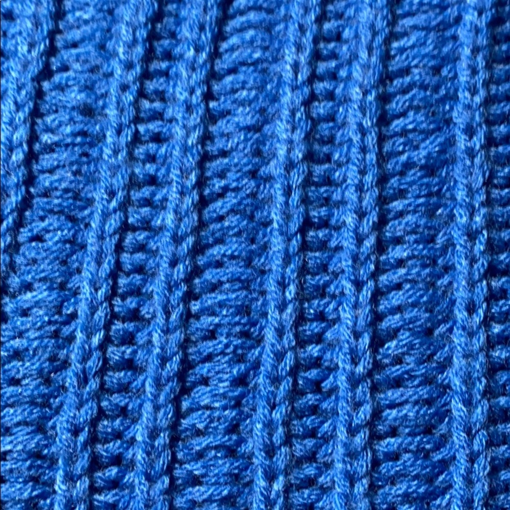 Blue sweater - Picture 2 of 4